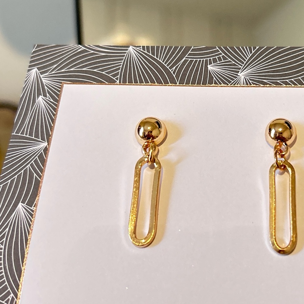 Elegant Gold Drop Earrings